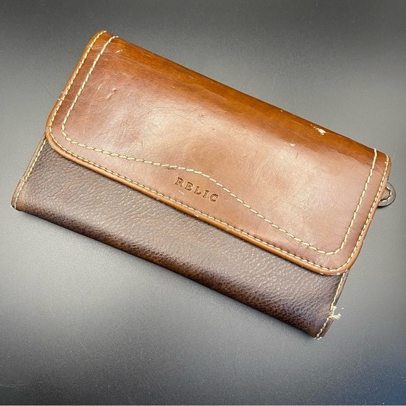 Fossil Brown Leather Trifold Wallet - Picture 1 of 6